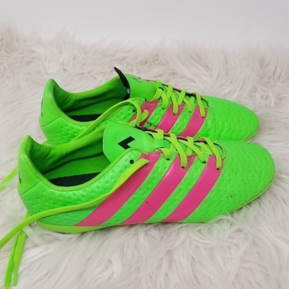 ADIDAS CLEATS. SIZE 6 - Picture 10 of 14